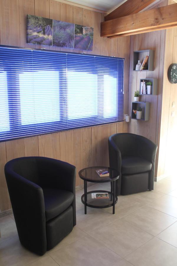 Appartamento Les Jarres Bleues Grillon Esterno foto